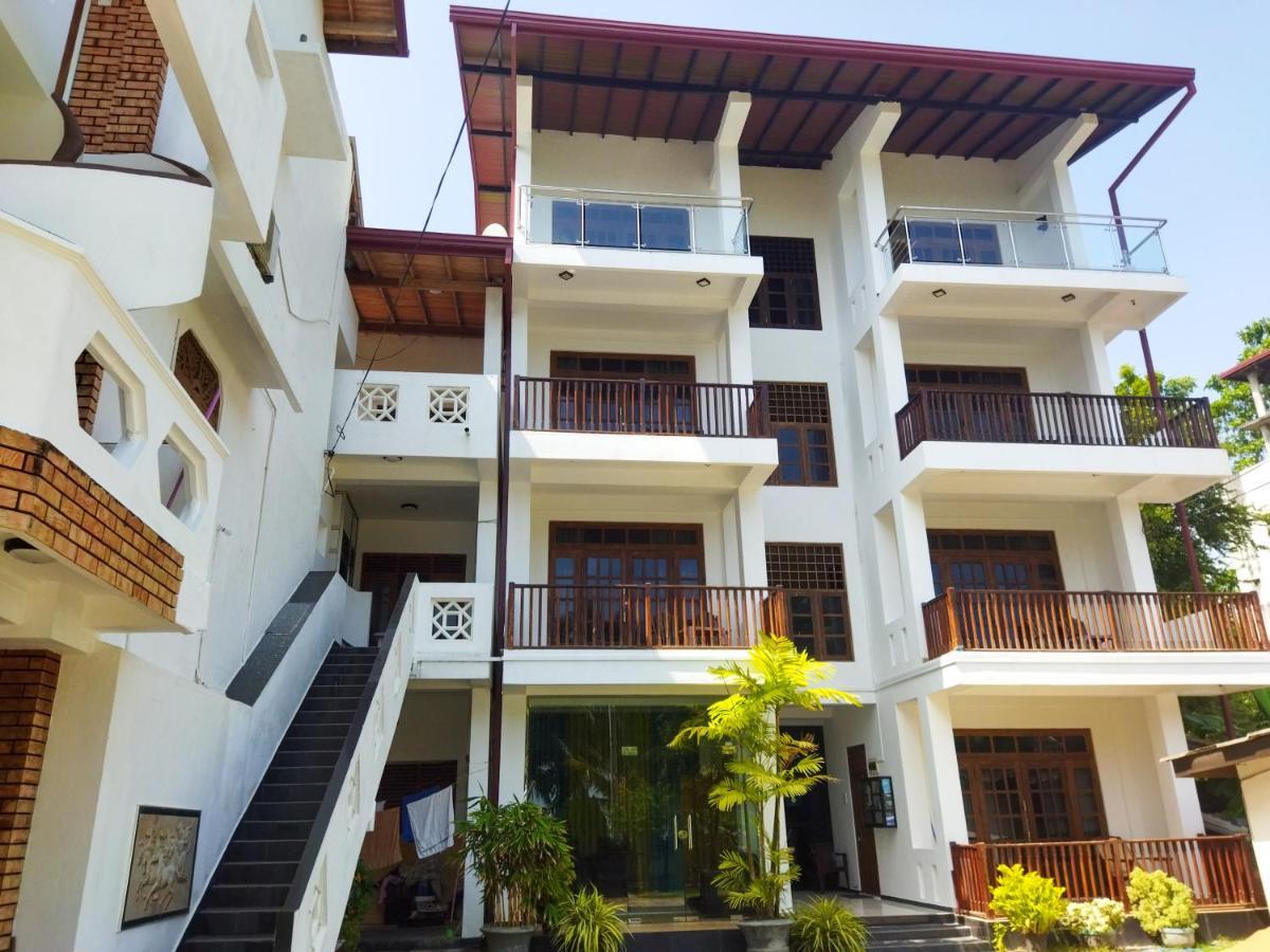 Shanika Beach Inn Тангале Екстериор снимка