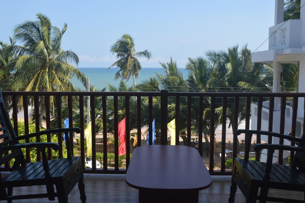 Shanika Beach Inn Тангале Екстериор снимка