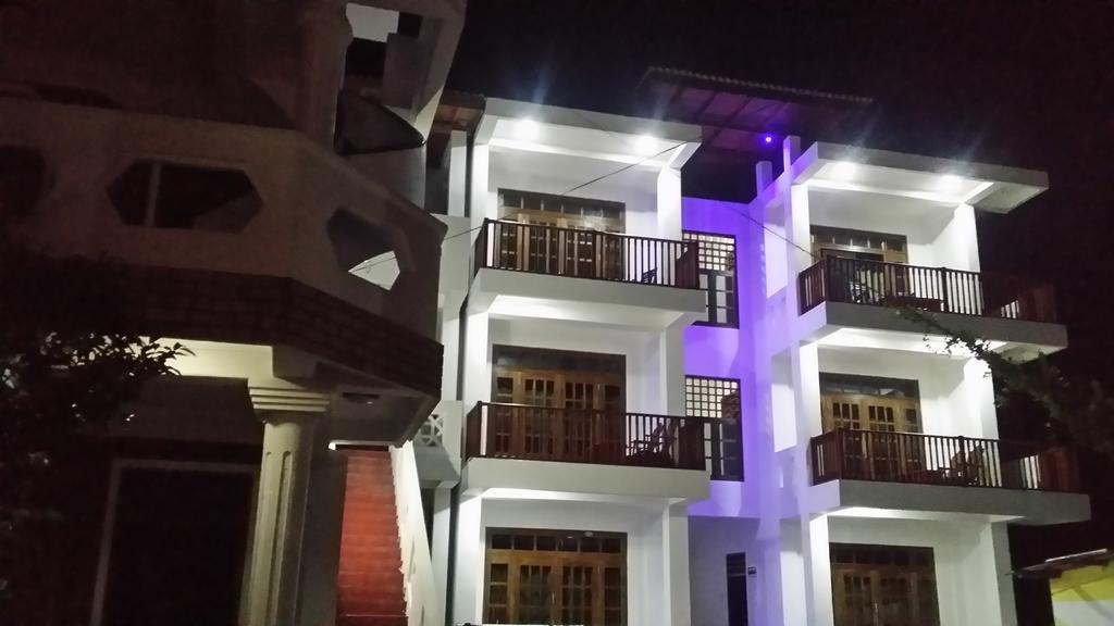 Shanika Beach Inn Тангале Екстериор снимка