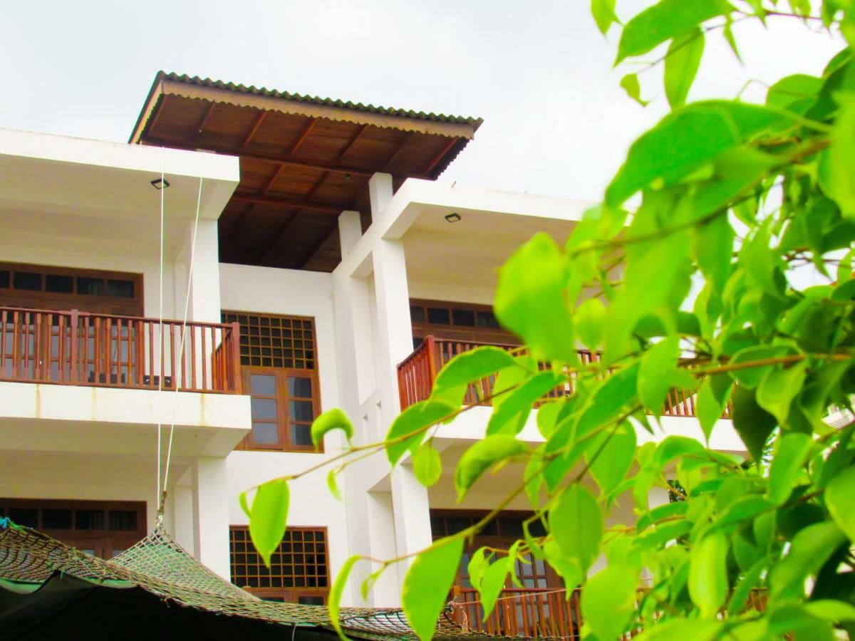 Shanika Beach Inn Тангале Екстериор снимка
