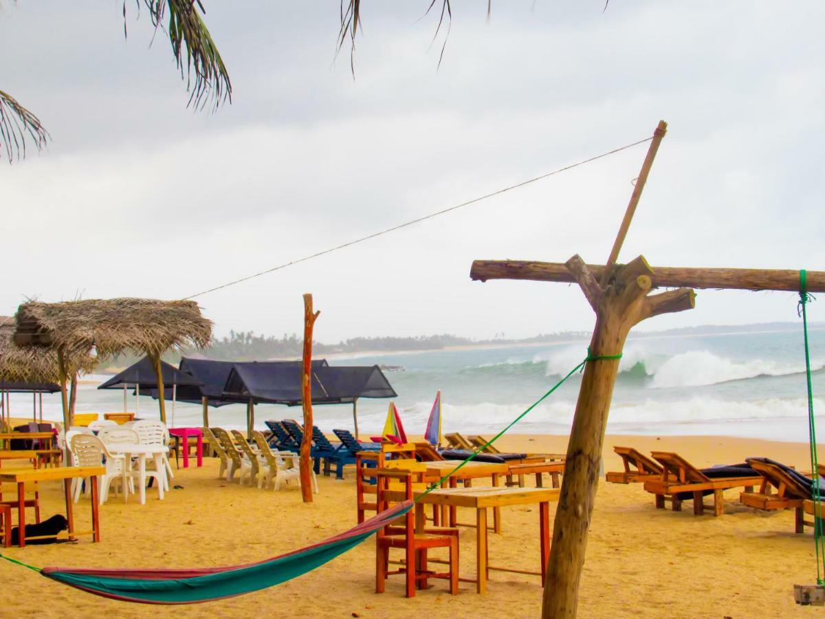 Shanika Beach Inn Тангале Екстериор снимка